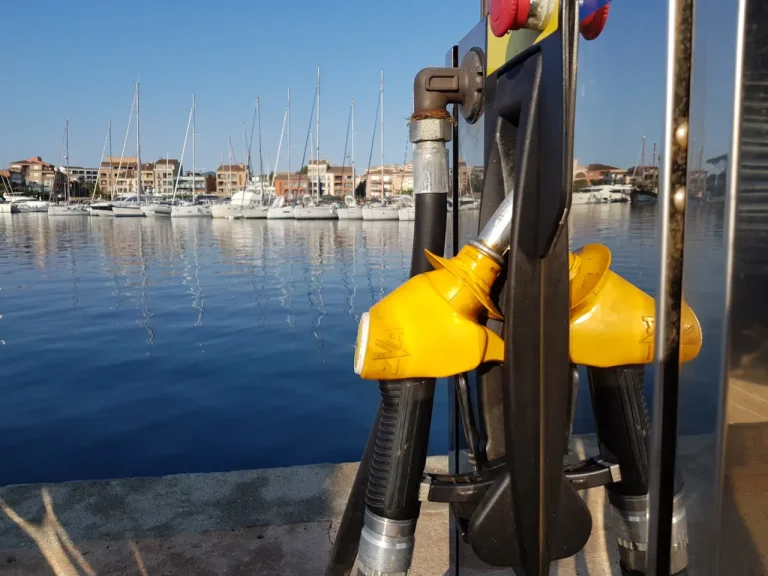 Pompe station maritime Port de Porto-Vecchio